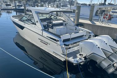 38' Monterey 2023 Yacht For Sale